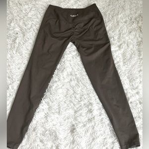 Brown Scrunch Aurola leggings